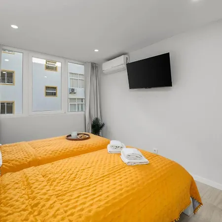 Lägenhet Light-filled Retreat With Balcony In By Hostwise Portimão