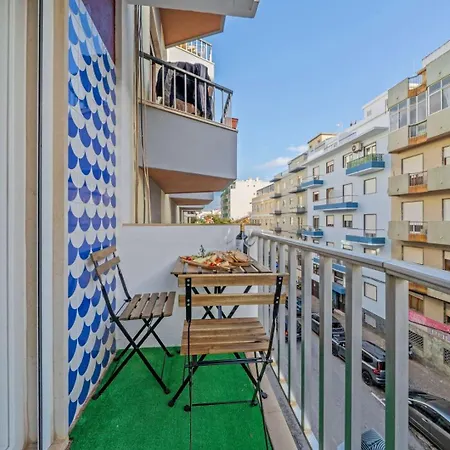 Light-filled Retreat With Balcony In By Hostwise Apartmán Portimão