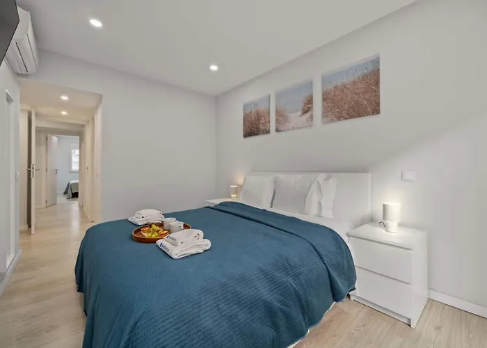 Light-filled Retreat With Balcony In By Hostwise Lägenhet *